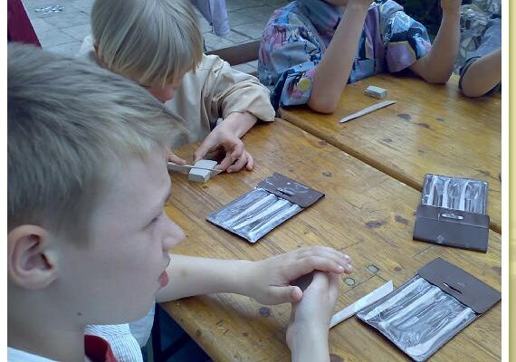 5_mai_2008_projekttag_vom-korn-zum-brot_lehm-ton-21