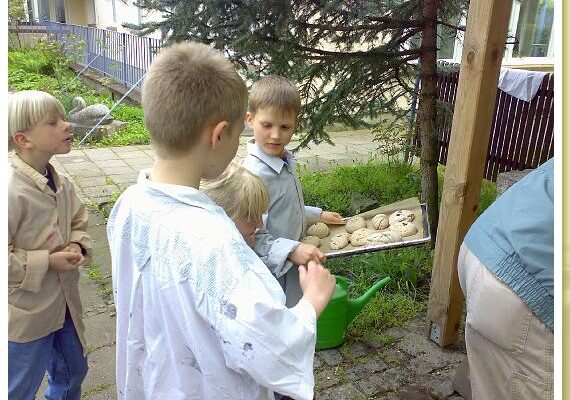 5_mai_2008_projekttag_vom-korn-zum-brot_lehm-ton-8