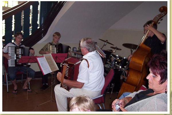 foyerkonzert-schkeuditzer-singekreis-juli-2008-11