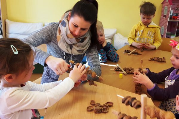 Musikaische Früherziehung; Nussklapperbau_27.3.17_Kita Stahmeln (2)