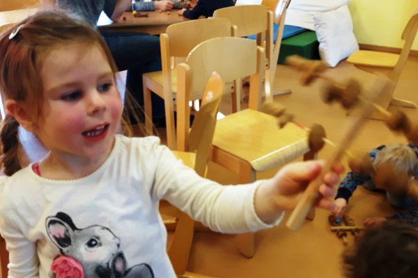 Musikaische Früherziehung; Nussklapperbau_27.3.17_Kita Stahmeln (7)