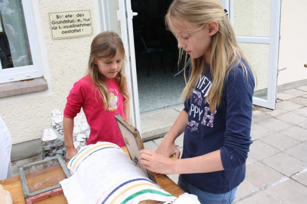 2019-07-11 Papier schöpfen (13)