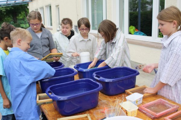 2019-08-15 Papier schöpfen (11)