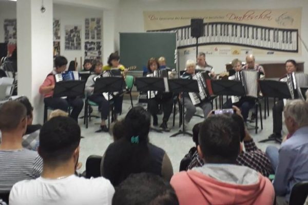 2019-11-04 Um die Welt kochen und Musik (28)