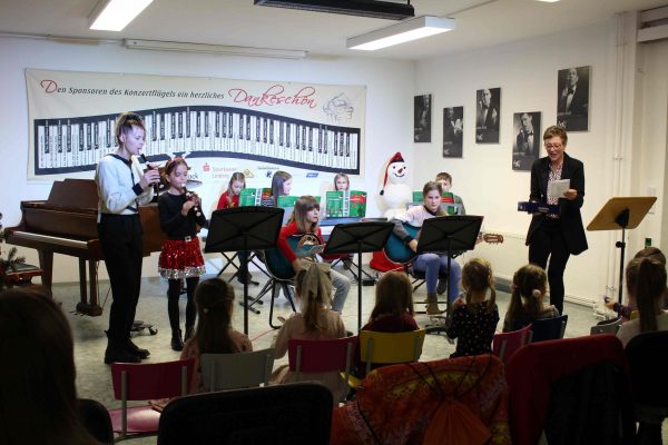 2022-12-10 Advent Villa Musenkuss 48