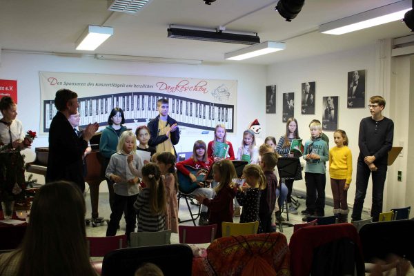 2022-12-10 Advent Villa Musenkuss 51