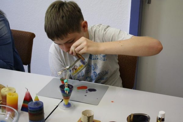 2020-07-21 Ferienpass Kerzengießen (4)