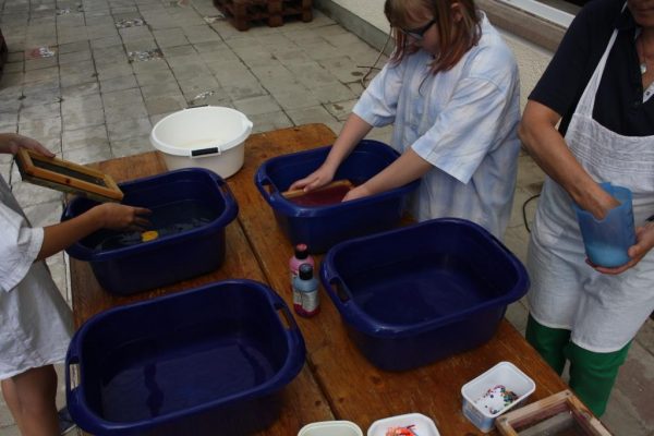 2020-07-22 Ferienpass Papierschöpfen (7)