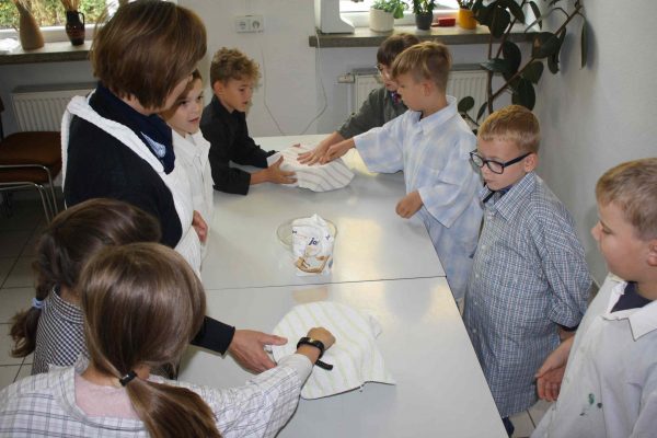 2020-10-08 Vom Korn zum Brot GS Wehlitz 3c (25)