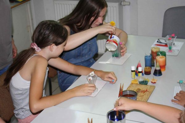 2021-07-26 Ferienpass Kerzen gießen 1 (5)-1