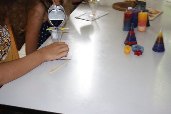 2021-07-26 Ferienpass Kerzen gießen 2 (5)-1