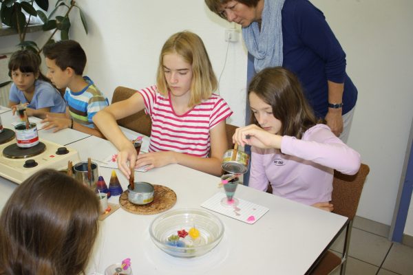 2021-08-04 Ferienpass Kerzen gießen (11)-1