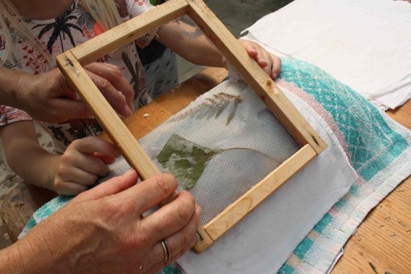 2022-07-20 Ferienpass Papier schöpfen 08