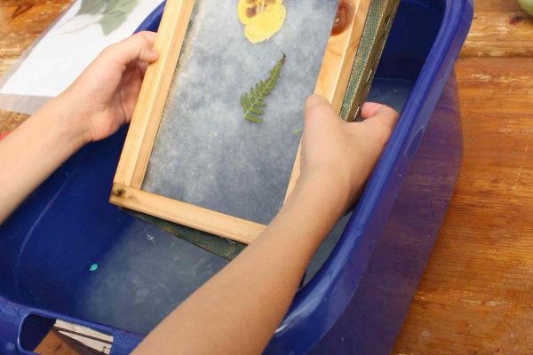 2022-07-20 Ferienpass Papier schöpfen 10