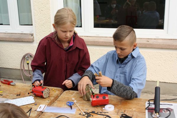 2021-08-31 Ferienpass Insektenhotel (12)