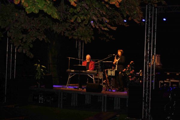 2021-09-18 Gartenkonzert DUO b (4)