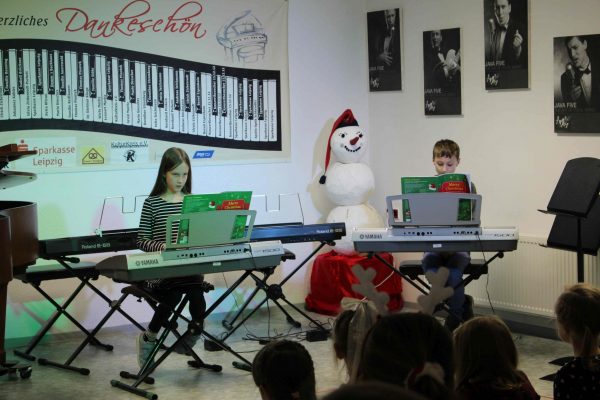 2022-12-10 Advent Villa Musenkuss 39